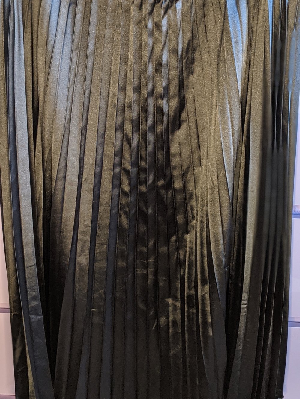Pleated Satin Midi Skirt - Black Similar Madonna Wear In Milan Fashion Week 2026 - Picture 2 of 2